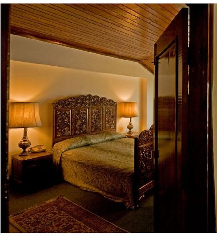 Hotel Broadway Srīnagar Cameră foto