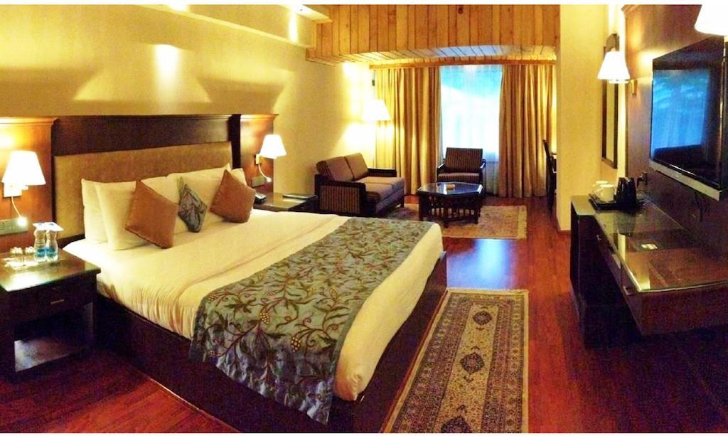 Hotel Broadway Srīnagar Cameră foto